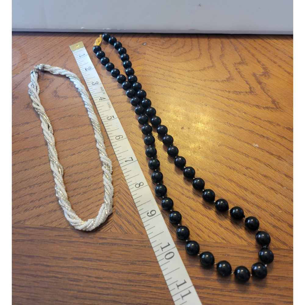 Lot of 4 Vtg Estate Necklace Black White Beaded Twisted Multi-Strand Jewelry - Picture 10 of 14